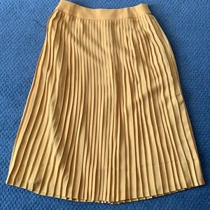 Pleated midi skirt